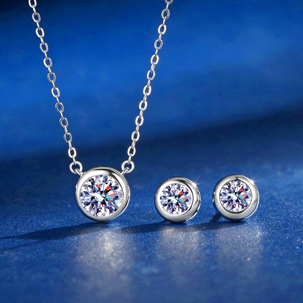 Bezels Set Pendant - Boucles d'oreilles clous serties de moissanite